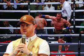 Canelo Álvarez anuncia su fecha de retiro como boxeador: El campeón mexicano destacó la importancia de disfrutar los logros alcanzados con su familia y cuidando su legado, por lo que optará por ‘colgar los guantes’ antes de envejecer.