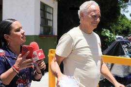En punto de las 12:50 horas Victor “N” salió del Centro de Readaptación Social de Atlacholoaya. La defensa legal del ex funcionario de PEMEX acusado de violencia familiar, obtuvo el cambio de las medidas cautelares.