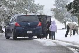 Existe la posible caída de nieve o aguanieve en Baja California, Sonora y Chihuahua, así como lluvias aisladas con posible formación de torbellinos en el norte de Coahuila, Nuevo León y Tamaulipas.