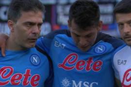Hirving Lozano salió de la cancha del duelo entre Napoli y Fiorentina correspondiente a la Serie A.