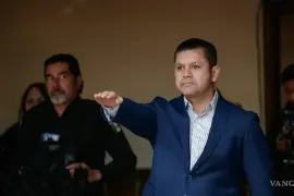 Francisco Saracho Navarro, secretario del Ayuntamiento de Saltillo, presentó la ratificación de Garza Félix ante el Cabildo en la cuarta sesión.