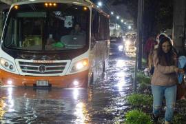 Una iniciativa para modificar la Ley Federal del Trabajo busca permitir que las personas trabajadoras soliciten temporalmente realizar sus labores desde casa cuando las lluvias intensas o fenómenos naturales afecten su movilidad.