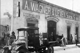 Wagner &amp; Levien, Sucs. S. en C. Casa alemana especializada en la venta de instrumentos musicales estuvo ubicada en la calle Victoria y Morelos.