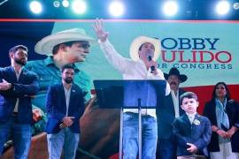El cantante Bobby Pulido obtiene la candidatura demócrata en Texas y competirá por el Distrito 15 rumbo a la Cámara de Representantes en noviembre.