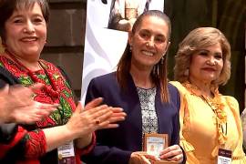 La presidenta Claudia Sheinbaum y el titular de la Secretaría de Educación Pública, Mario Delgado, anunciaron un incremento salarial del 9% para docentes del país en el marco del Día del Maestro.