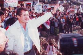 De gira por Tijuana, en la colonia Lomas Taurinas, Luis Donaldo Colosio Murrieta, candidato del PRI a la Presidencia de la República, recibe varios disparos con arma de fuego.