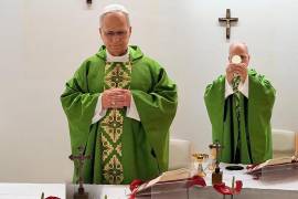 El Vaticano difundió las primeras imágenes del pontífice tras una intervención pulmonar.