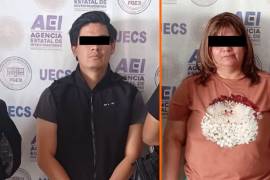 La Fiscalía General del Estado de Oaxaca dio a conocer la detención de dos personas presuntamente vinculadas con la falsificación y alteración de actas de nacimiento, en una investigación relacionada con la venta de documentos apócrifos a personas migrantes