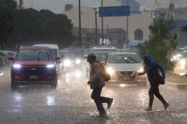 El monzón mexicano prevalecerá sobre el noroeste de México, propiciando chubascos y lluvias fuertes con descargas eléctricas, rachas de viento y posibles granizadas.