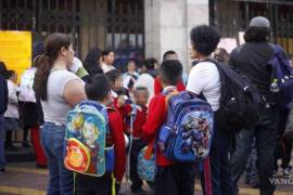 Las autoridades locales trabajan para resolver el problema, mientras los estudiantes esperan poder retomar las clases.