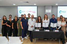 Luly López Naranjo, presidenta honoraria del DIF Saltillo, encabezó la firma del convenio, con el objetivo de ampliar el acceso a servicios médicos especializados.
