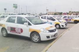 Permisos. Como a los concesionarios, que deben regularizar sus vehículos, a los taxistas se les pidió que tengan vigente su tarjetón.