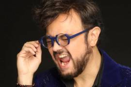 Syntek sorprendió durante una transmisión en vivo al decir que está “loco” y compararse con Jesucristo, Frida Kahlo y Benito Juárez.