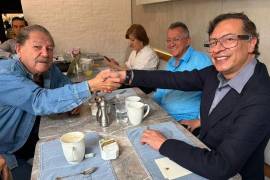 ”Estoy en Ciudad de México, en donde mi primer encuentro fue con colombianas y colombianos que salieron corriendo a abrazarme”, mencionó el exmandatario colombiano Gustavo Petro.