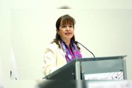 María de los Ángeles Errisúriz, exfuncionaria de educación en Coahuila y Nuevo León, tramitó amparó después de que le fueran congeladas sus cuentas.