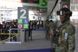 El Ejército y la Marina han empezado a recibir un subsidio millonario de las concesionarias privadas de aeropuertos para financiar la operación.