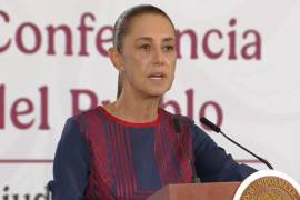 Desde Palacio Nacional, Claudia Sheinbaum criticó la denuncia presentada por el PAN contra AMLO ante la CPI y cuestionó la credibilidad del partido.