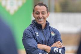 El exjugador mexicano comienza su formación como entrenador en Heliópolis.