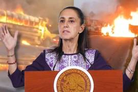 Bloqueos y vehículos incendiados fueron reportados en distintos puntos de Michoacán durante un operativo de las Fuerzas Armadas para detener objetivos prioritarios.