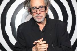 Tim Burton ha construido un universo cinematográfico gótico y poético que lo distingue en la industria.