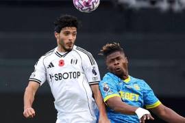 Raúl Jiménez dio una asistencia en la victoria 3-0 del Fulham sobre los Wolves en la Premier League.