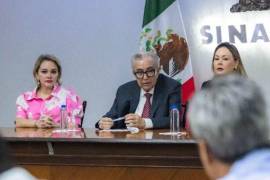 Rubén Rocha Moya mantiene la gubernatura de Sinaloa mientras la FGR continúa sus investigaciones y permanecen abiertos distintos escenarios jurídicos.