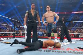 La escena de John Cena, The Rock y Travis Scott pisando a Cody Rhodes, dio la vuelta al mundo.