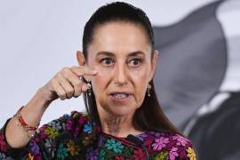 La presidenta Claudia Sheinbaum reavivó la polémica en torno a “El Susurrador”, el misterioso empresario mencionado por el exembajador Ken Salazar en sus memorias.