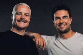 Checo Pérez regresa a la Fórmula 1 en 2026 con Cadillac. Conoce los detalles de su fichaje, la historia del piloto mexicano y lo que significa este regreso para el automovilismo.