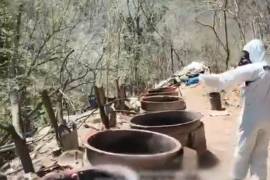 Autoridades federales localizaron tres laboratorios clandestinos en Los Haros y Los Cedritos, Sinaloa, con afectación de 923 mdp al crimen.