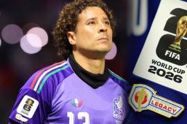 Guillermo Ochoa recibe el Legacy Patch de FIFA por sus seis convocatorias mundialistas y se une a Messi, CR7 y otras leyendas del futbol internacional.