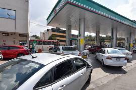 Usuarios de redes sociales han reportado además problemas de suministro de gasolina en los estados de Querétaro, Guanajuato Nuevo León y Michoacán.