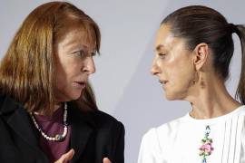 Claudia Sheinbaum dijo que está dispuesta a hablar con Tatiana Clouthier, pero aclaró que las candidaturas de Morena corresponden al partido.
