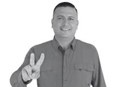 Homar Salas, dirigente electo del STASAC, fue asesinado a balazos frente a su domicilio en Culiacán; en el ataque también murió otra persona. Investigación sigue.