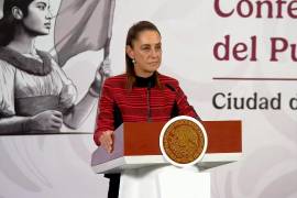 Claudia Sheinbaum descarta alarma por baja en tasas de Banxico y destaca estabilidad económica y tipo de cambio en México.