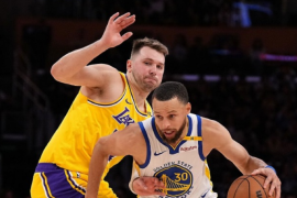 Luka Doncic liderará a los Lakers en el arranque de la NBA 2025-26 frente a los Warriors.
