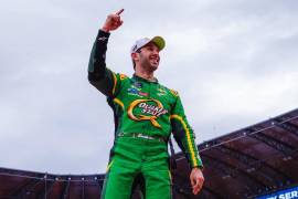 Daniel Suárez celebra su triunfo en La Chilango 150, en un Autódromo Hermanos Rodríguez lleno que vibró con cada vuelta.