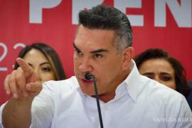 Alejandro Moreno, dirigente del PRI, es acusado de imponer su reelección y provocar divisiones internas.