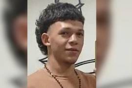 El menor, originario de Honduras, cuenta con diversas señas particulares que podrían facilitar su identificación, entre ellas cicatrices y una quemadura en la mano derecha.