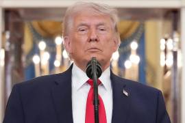 El presidente Donald Trump lanzó un ultimátum a Irán en medio de una escalada militar que incluye derribos de aeronaves y tensiones en el estrecho de Ormuz, mientras las negociaciones permanecen estancadas.