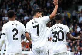 Raúl Alonso Jiménez ingresó de cambio al minuto 84 y justo unos minutos después, su equipo consiguió su primer triunfo en lo que va de la campaña de la Premier League.