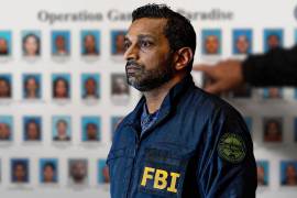 El Departamento de Justicia y el FBI informaron sobre la detención de 43 presuntos miembros de la Mexican Mafia; aseguraron drogas, armas y dinero en operativo en California.