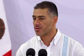 La Fiscalía General de la República cumplimentó ocho órdenes de aprehensión como parte de una investigación por presunto huachicol fiscal.