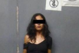 La jovencita fue detenida en posesión de varias dosis de droga que llevaba en el interior de una bolsa ecológica, en NL