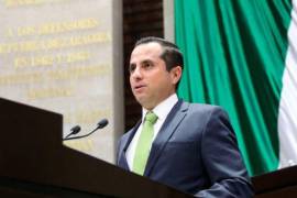 Refugio Sandoval, exparlamentario por el PVEM, es retirado de la candidatura mientras Cobián Duarte, delegado estatal de CATEM en Durango, asume el puesto.