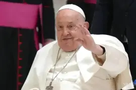 Salud del Papa Francisco sigue en estado crítico; presenta insuficiencia renal inicial leve: Aunque el Pontífice no ha tenido nuevas crisis respiratorias, tras sufrir una la tarde del sábado.