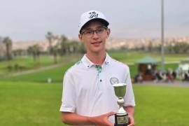 El saltillense Santiago García Melo celebra su triunfo en la categoría Caballeros Pre-Juvenil de la Copa Alianza del Pacífico 2026, torneo internacional celebrado en Lima, Perú.