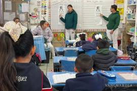 Buscan reducir el rezago y proteger la salud en planteles escolares.