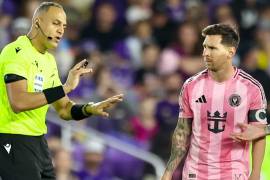 La FIFA designó a Ismail Elfath como árbitro del Argentina vs Inglaterra en las semifinales del Mundial 2026. Su historial con Lionel Messi y la Albiceleste volvió a encender el debate sobre el arbitraje.