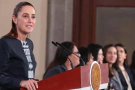 La presidenta Claudia Sheinbaum analiza denunciar el ciberacoso con inteligencia artificial en redes sociales, en medio del nuevo acuerdo del gobierno con plataformas digitales.